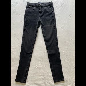 GAP skinny jeans with no rips